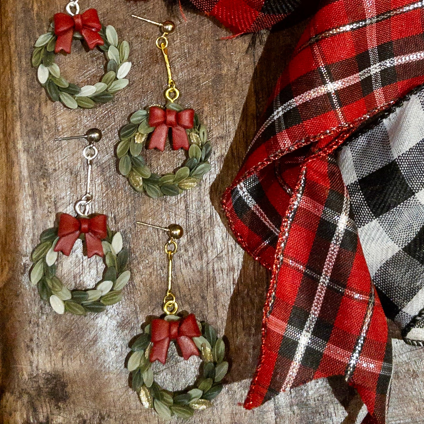 Leafy Holiday Wreaths