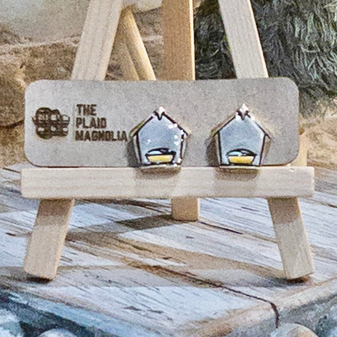 Manger Studs